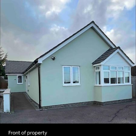 Green 3 Bed Bungalow With En-Suite And Parking Felton (Somerset) Exterior foto