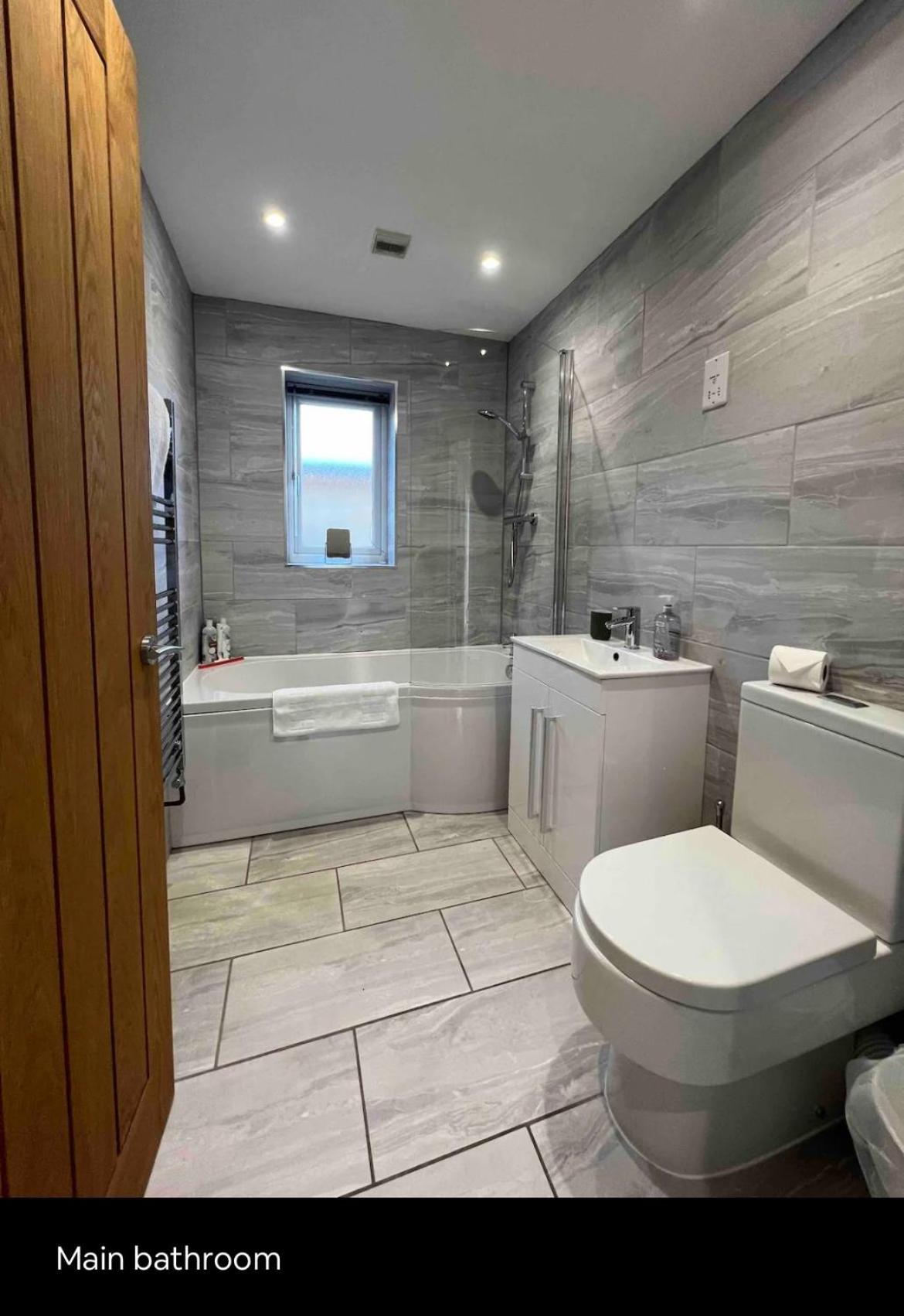 Green 3 Bed Bungalow With En-Suite And Parking Felton (Somerset) Exterior foto