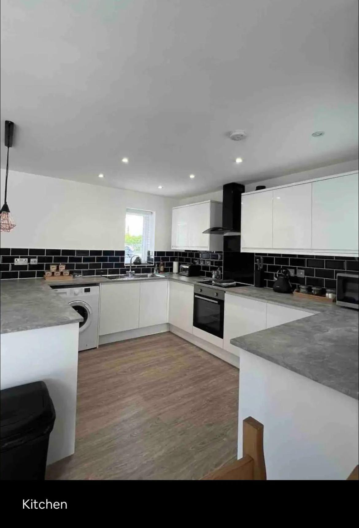 Green 3 Bed Bungalow With En-Suite And Parking Felton (Somerset) Exterior foto