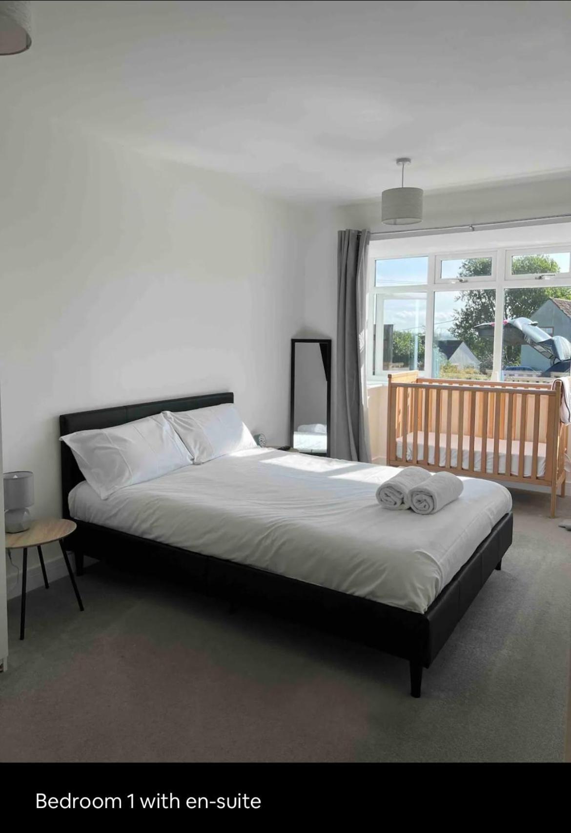 Green 3 Bed Bungalow With En-Suite And Parking Felton (Somerset) Exterior foto